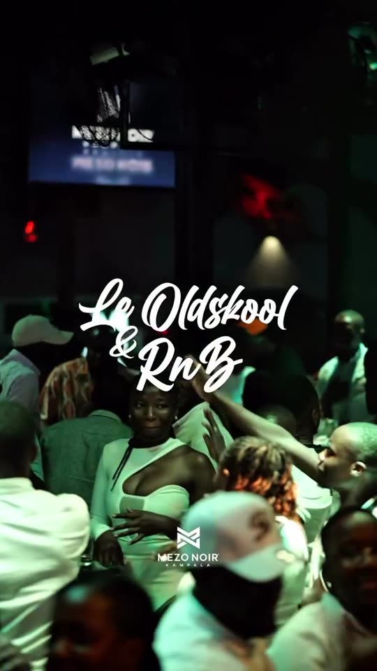 The lounge dance floor during Le Oldskool and RnB